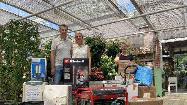 Flood disaster: Help for North Rhine-Westphalia: Stefan and Meike Winsel and Andrea Heine from the Schütz nursery are still supporting the flood victims to this day.