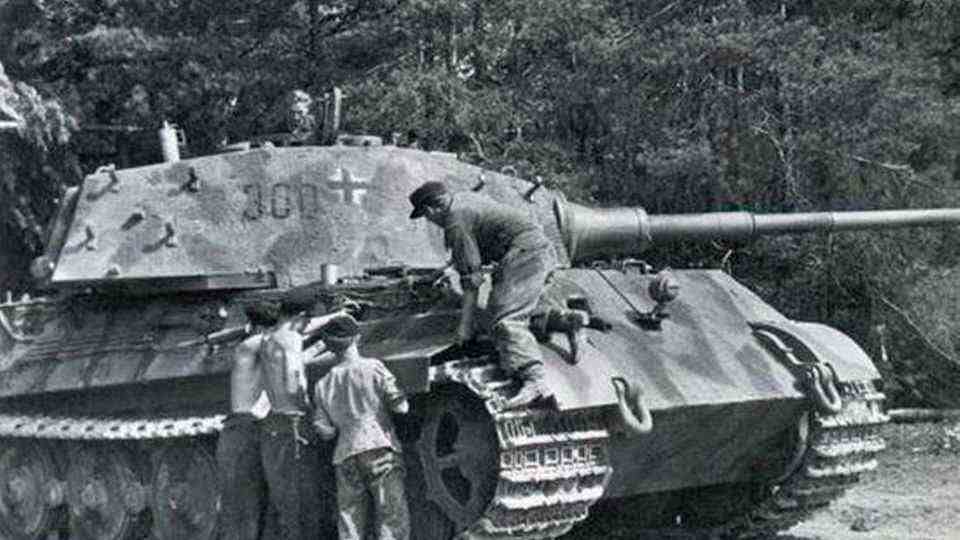 At the end of April 1945, the 503rd Heavy Tank Division consisted of just eight Tiger IIs.
