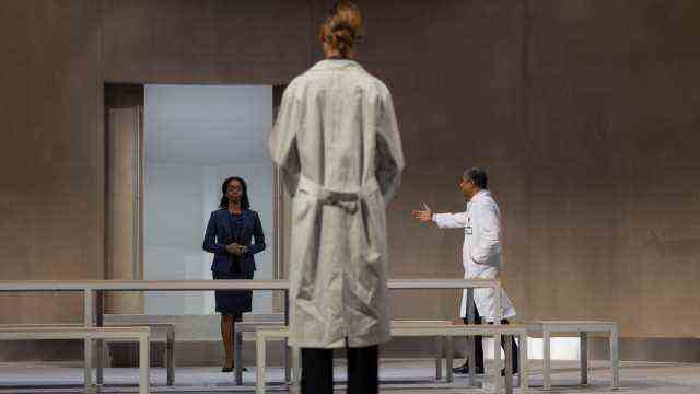 Robert Icke at the Vienna Burgtheater: Remains aseptic: Robert Icke's overwriting of a play by Arthur Schnitzler