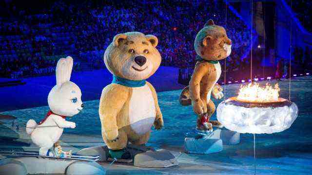 Munich 1972: The closing ceremony in the Olympic Stadium in Sochi with the three mascots rabbit, polar bear and snow leopard.