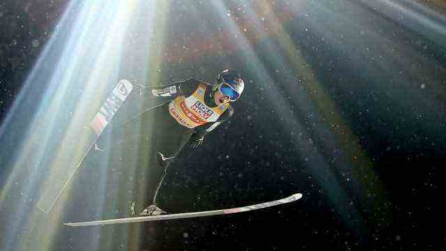 Ski jumping: was it stopped by rays from space?  Serial winner Ryoyu Kobayashi only finished fifth in the last competition of the Four Hills Tournament.