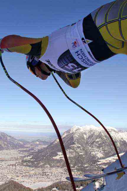 Ski World Cup in Garmisch: At the start, skiers on the Kandahar can look down on the town.