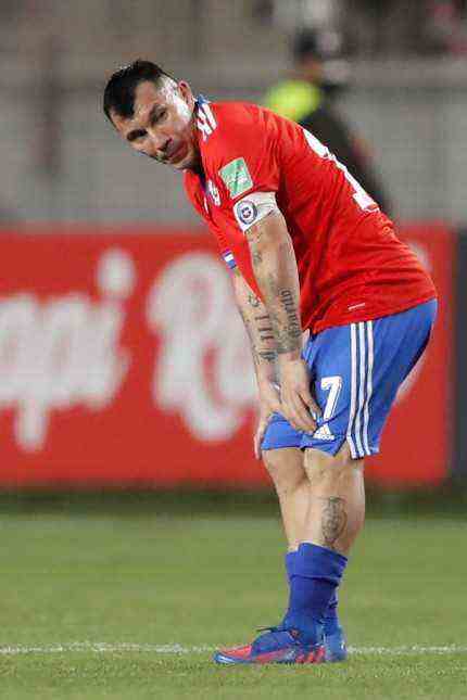 World Cup qualification: The World Cup without Chile?  Gary Medel has to get used to the idea after losing to Argentina.
