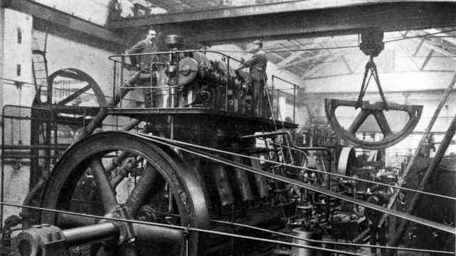 Deutz and the women's quota: Assembly of large engines in 1910: Deutz meanwhile also built trucks, buses and tractors itself.  But over time, the Cologne-based company focused on engines again.