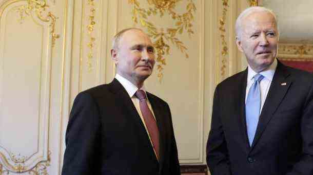 Wladimir Putin (l) und Joe Biden (r): Bei einem Telefonat sprachen sie über die Ukraine-Krise. (Quelle: imago images/Itar-Tass)