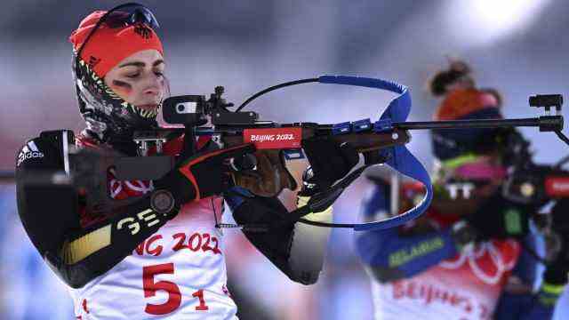 Biathlon at the Olympics: Sunk all discs in the first attempt, lying and standing: Vanessa Voigt