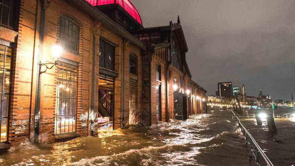 Storm in Germany: hurricane "Ylenia" sweeps across Germany - high water in Hamburg