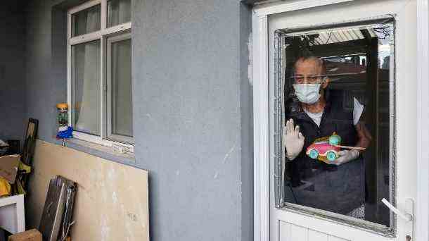 Muzaffer Kayasan: Seit der Infektion vor 14 Monaten wurde der Mann 78 Mal positiv auf das Coronavirus getestet. (Quelle: Reuters/Umit Bektas)