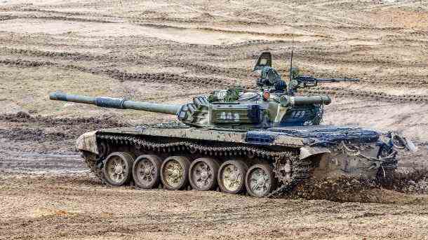 Russischer Panzer bei Militärübung in Belarus: Der ukrainische Verteidigungsminister glaubt nicht an einen russischen Angriff über Belarus. (Quelle: imago images/Peter Kovalev)