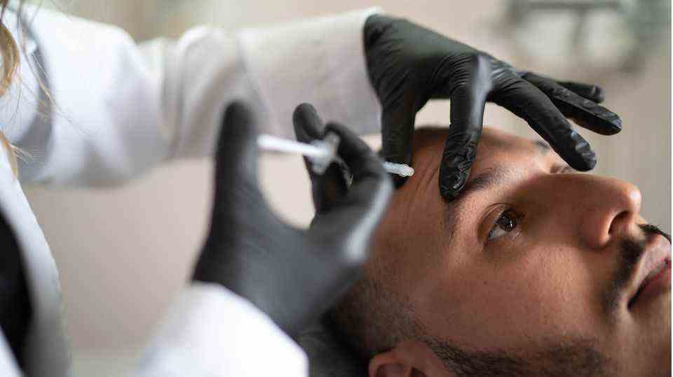 Wrinkle killers: Botox, vampire lifting, cold therapy: which beauty tricks really work