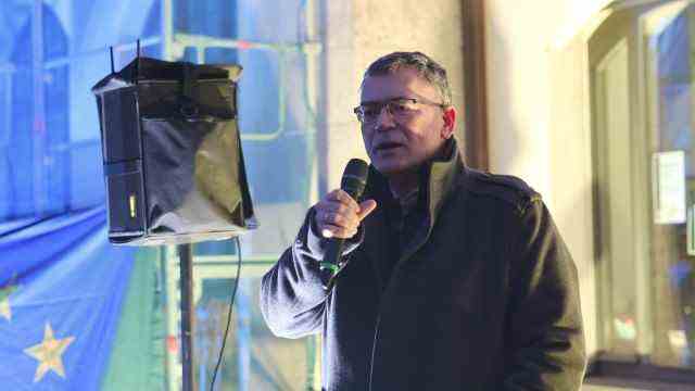 Ukraine vigil in Freising: Head of State Florian Herrmann, CSU, calls Putin a war criminal