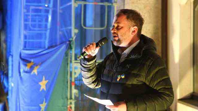 Ukraine vigil in Freising: Freising Mayor Tobias Eschenbacher made it clear: "It's Putin's war."