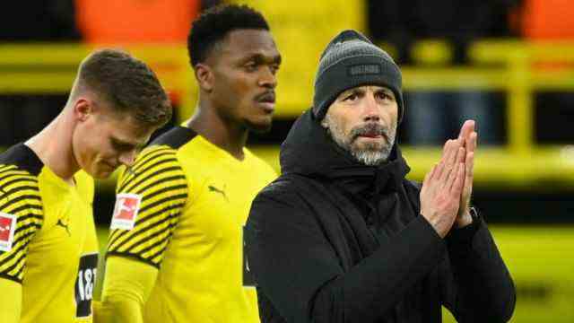 Borussia Dortmund: Applauds the fans, but not the game of their own team: BVB coach Marco Rose (right).