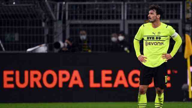 BVB in the Europa League: "We play a lot of nonsensical, illogical football and that makes our opponents strong." - Mats Hummels after Dortmund's embarrassing 4-2 in the Europa League against Glasgow.