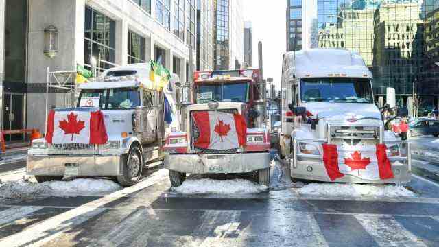 Corona virus in Canada: In Ottawa, trucks make a deafening noise with their horns