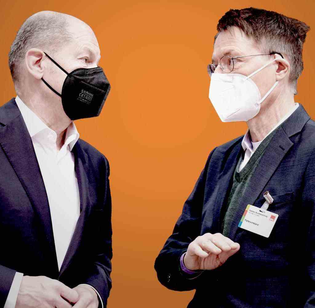 Federal Chancellor Olaf Scholz, Health Minister Karl Lauterbach
