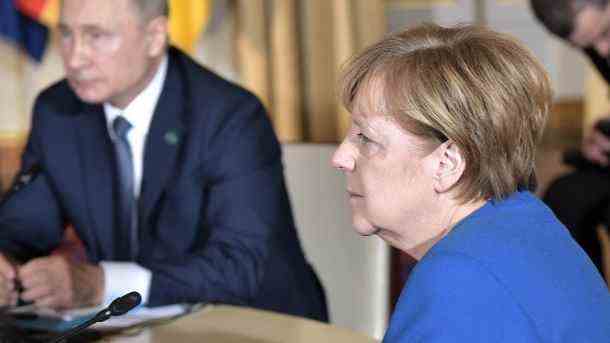 Angela Merkel und Wladimir Putin: Könnte die Altkanzlerin im Ukraine-Konflikt erfolgreich ermitteln. (Quelle:  Alexei Nikolsky/Russian Presidential Press/ TASS/imago)