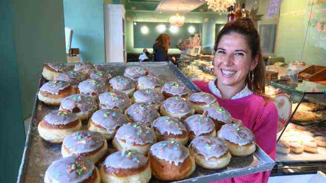 Tasting: a "dream" are the donuts that Katharina Stadler sells in the Kustermann pastry shop.