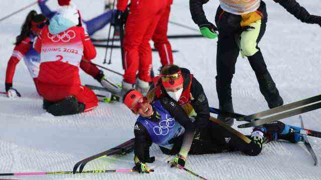 Cross-country skiing at the Olympics: Great relief: Sophie Krehl (below), who was the fourth German starter on the trail, and Katherine Sauerbrey, who was the first to catch up with the big cross-country skiing nations.