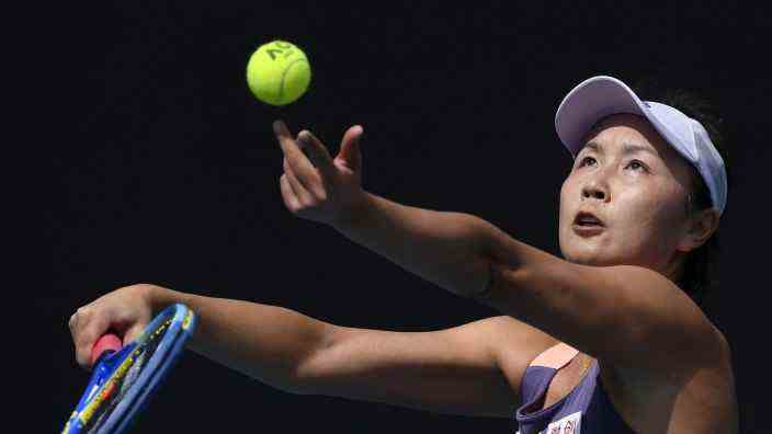 The case of Peng Shuai: It is questionable whether tennis player Peng Shuai will be seen again at a professional tournament.  The 36-year-old practically ended her career because of a knee injury.