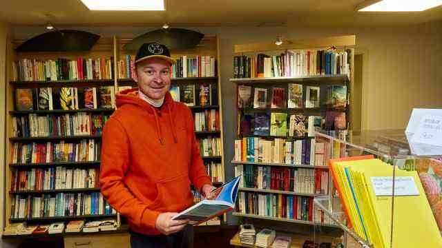 Retail in the pandemic: Björn Hartung from the Otter bookstore praises his loyal customers.