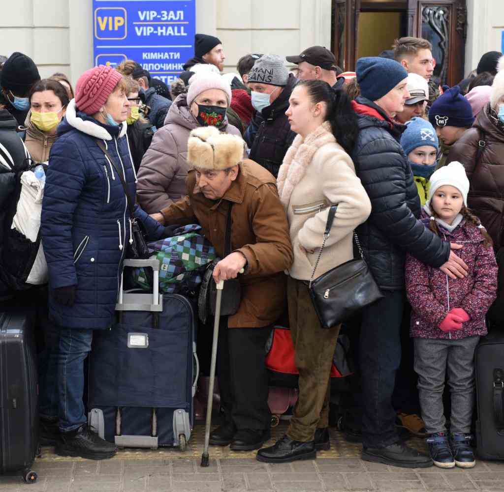 Kriegsflüchtlinge am Lemberger Bahnhof am 26. Februar