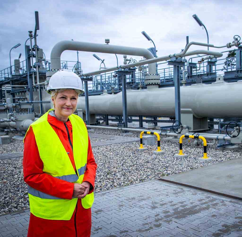 Manuela Schwesig bei einem Besuch der Gas-Anlandestation der Ostseepipeline Nord Stream 2 am Industriehafen Lubmin