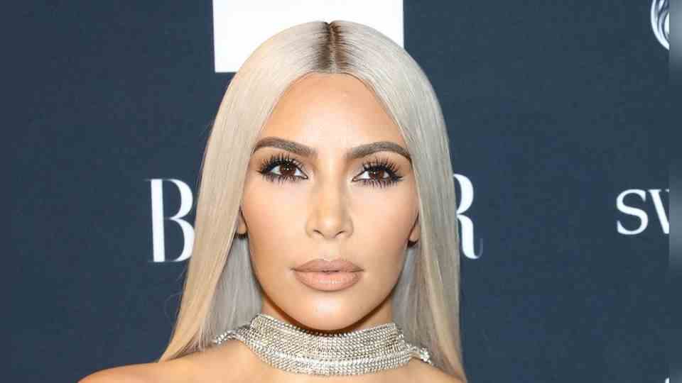 Kim Kardashian urgently wants a divorce from Kanye West.