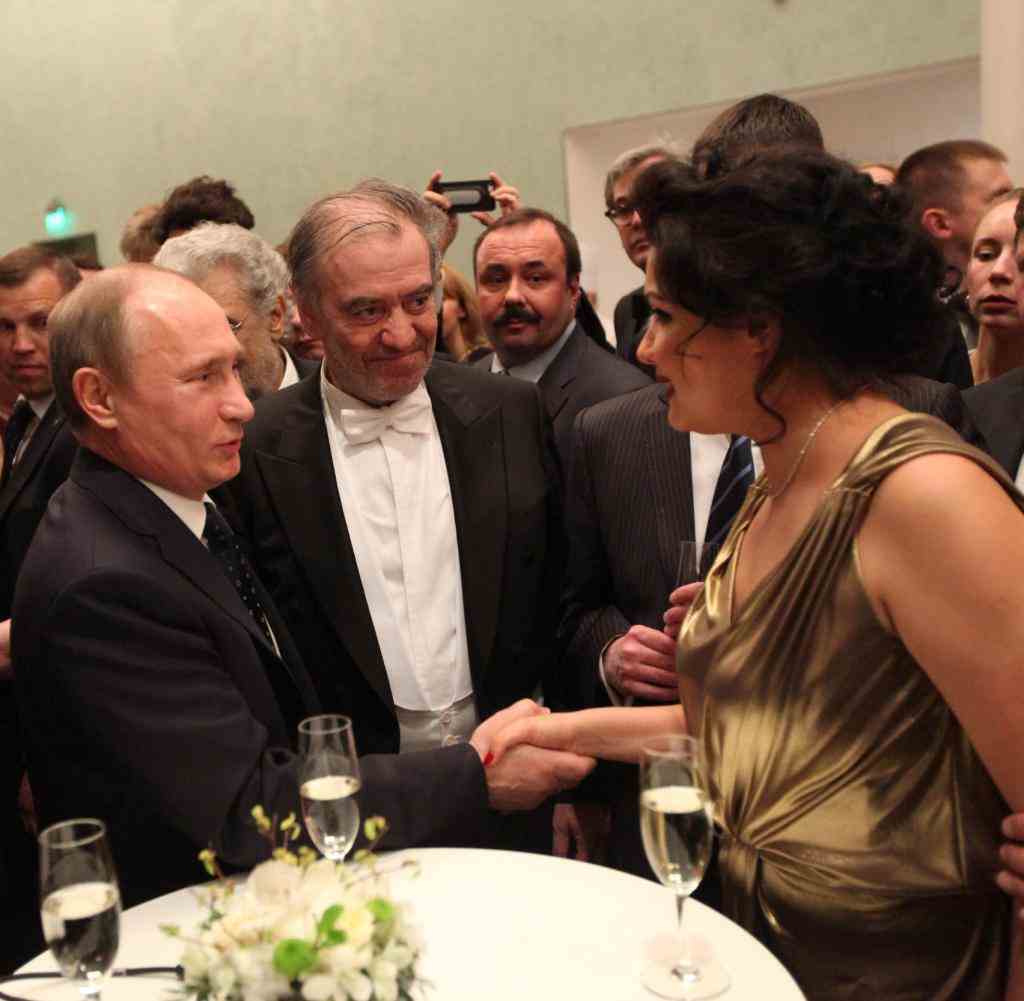 Wladimir Putin, Valery Gergiev und Anna Netrebko in St. Petersburg