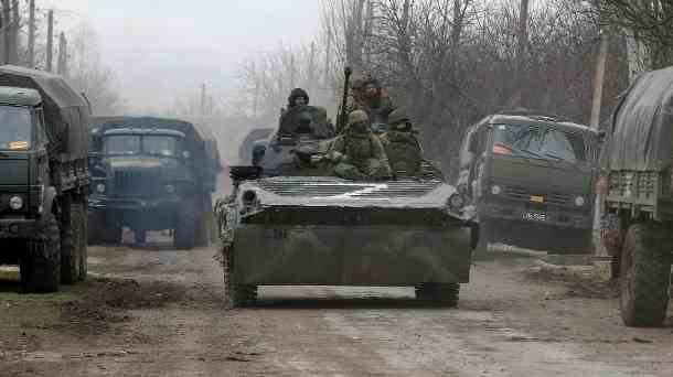 Prorussische Truppen in der Donezk-Region: Laut dem ukrainischen Militär sind russische Truppen in der Stadt Cherson eingerückt. (Quelle: Reuters/Alexander Ermochenko)