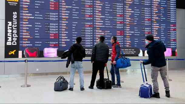 Flughafen in Moskau: Die Bundesregierung empfiehlt deutschen Staatsbürger die Ausreise aus Russland.  (Quelle: imago images)