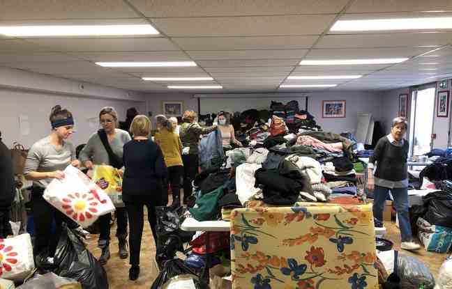 A hundred volunteers have been mobilizing since Monday in the basement of the town hall of Saint-Pierre-de-Chandieu.