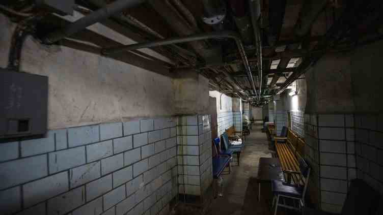 Le sous-sol d'un hôpital de Kiev où des enfants ont été déplacés pour les protéger d'une invasion russe, le 28 février 2022. Photo d'illustration. (AYTAC UNAL / ANADOLU AGENCY / AFP)