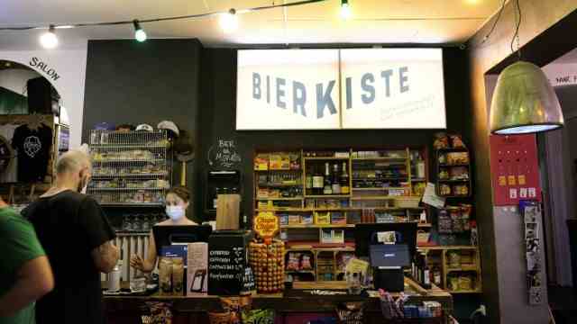 Celebrity tips for Munich and the region: In the drinks market-drinking hall hybrid "beer crate" in the slaughterhouse district there are many different types of beer.