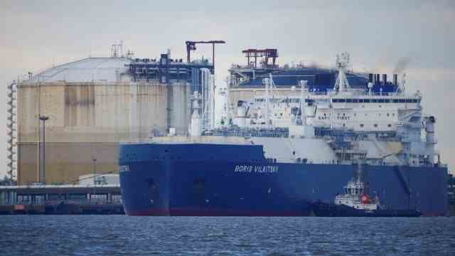 Energy group: An LNG tanker on the French Atlantic coast: liquid gas is an internationally traded alternative to pipeline gas from Russia.
