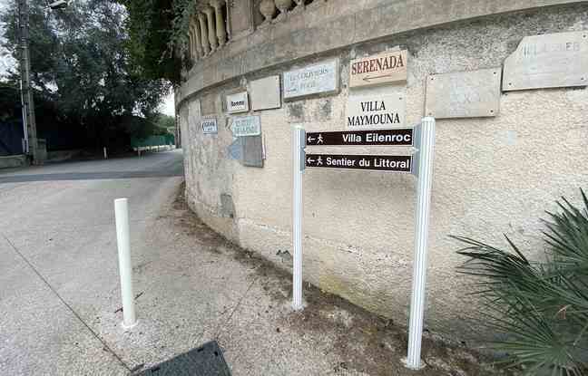 The entrance to avenue Mrs Beaumont in Cap d'Antibes, with all the signs for the villas