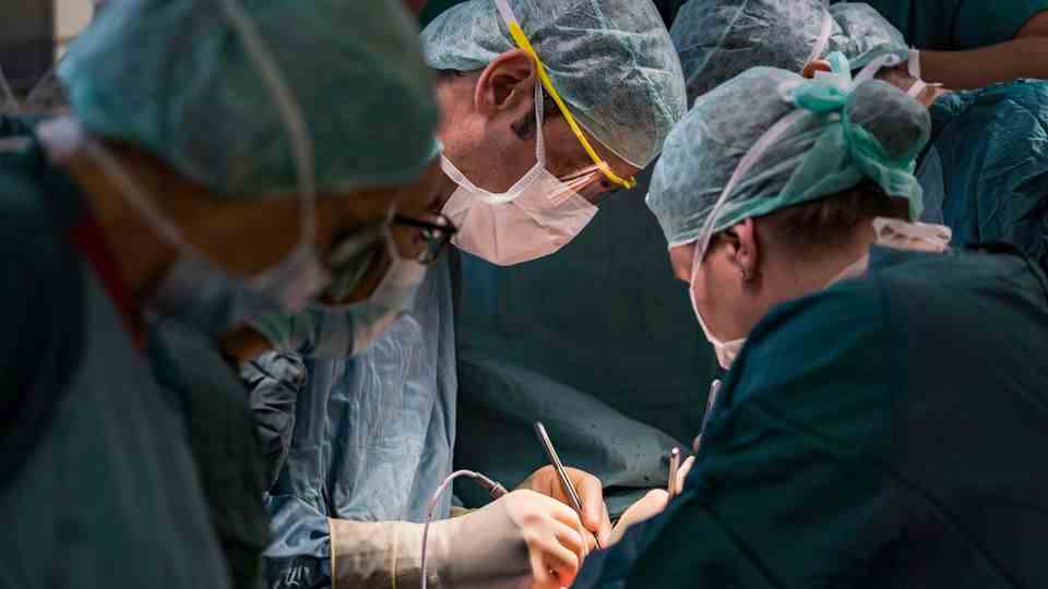 Immune system: First combined transplantation of heart and glandular tissue successful - doctors hope for a breakthrough
