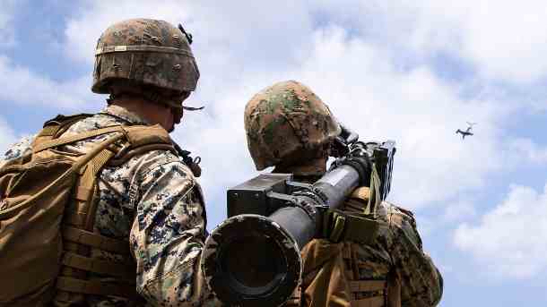 Schultergestützte Luftabwehr: Die USA wollen der Ukraine mehr solcher Abwehrsysteme zukommen lassen. (Quelle: imago images/ZUMA Wire/U.S. Marine Corps)