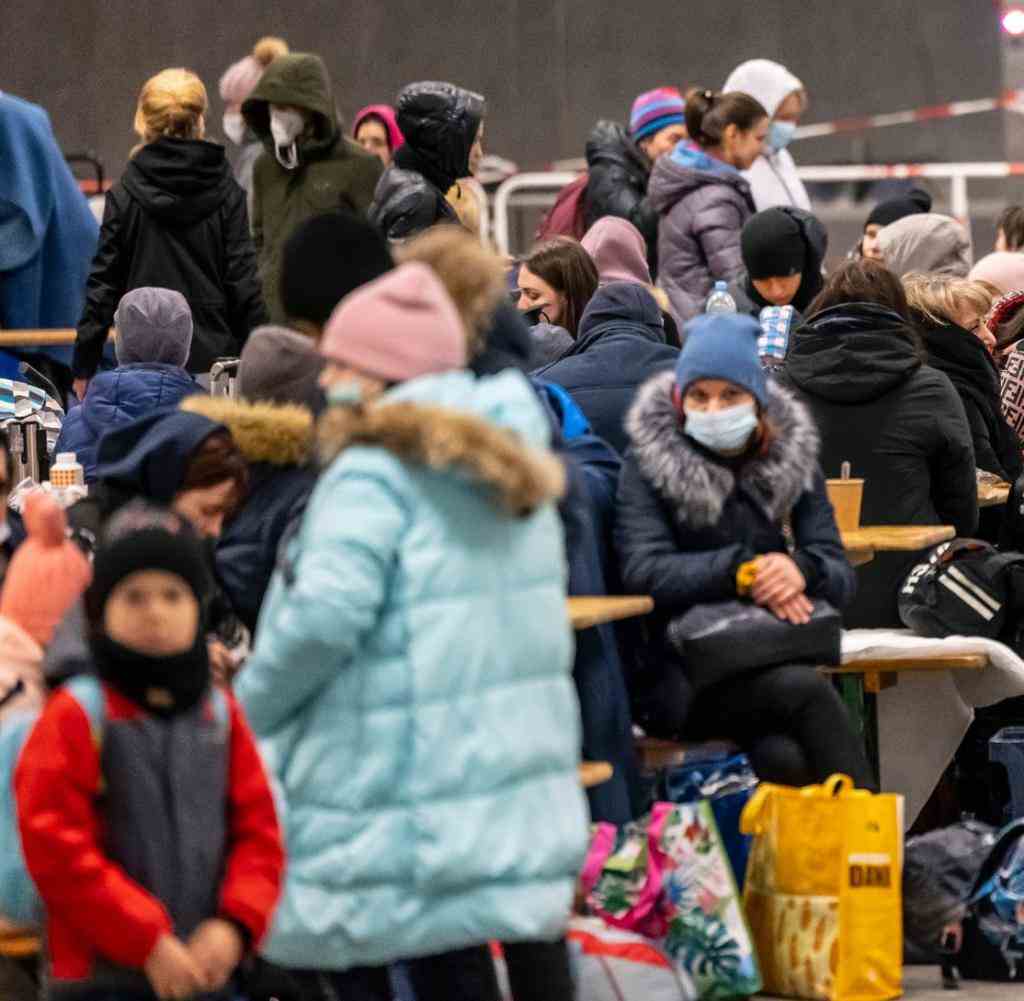 In Deutschland kommt ein Großteil der Flüchtlinge aus der Ukraine in Berlin an. Bei der Registrierung gibt es Probleme