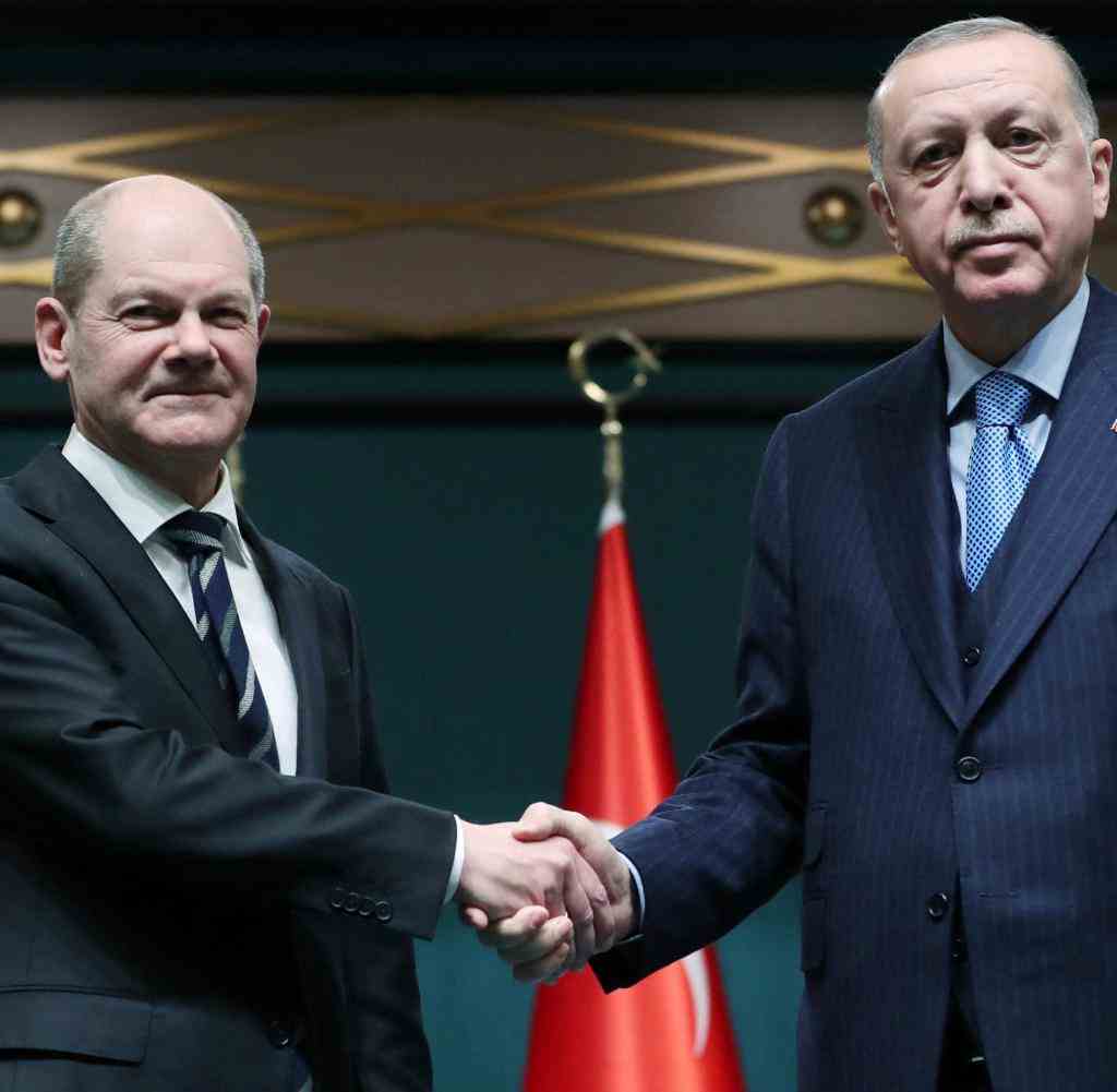 Kanzler Olaf Scholz (SPD, l.) und der türkische Präsident Recep Tayyip Erdogan