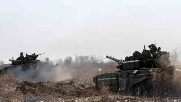 Russische Truppen in Mariupol: Das Militär hat die ukrainischen Soldaten aufgefordert, die Stadt unbewaffnet zu verlassen. (Quelle: Reuters/Alexander Ermochenko)