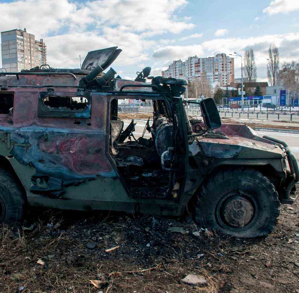 February 27, 2022, Ukraine, Kharkiv: A damaged and burnt-out military vehicle after fighting in Kharkiv.  According to the governor, the eastern Ukrainian city of Kharkiv is once again completely in Ukrainian hands.  Photo: Marienko Andrew/AP/dpa +++ dpa picture radio +++