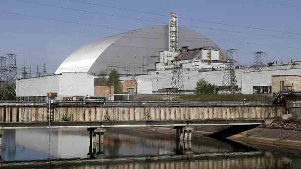 Das Kernkraftwerk in Tschernobyl: Menschen in der Ukraine sind immer noch von wirtschaftlichen Auswirkungen der damaligen Atom-Katastrophe betroffen. (Quelle: imago images/Zuma Press)
