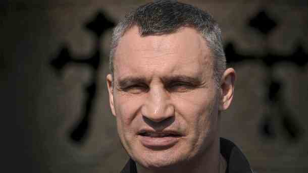  Vitali Klitschko, Bürgermeister von Kiew: Nach seinen Angaben sind bislang 264 Zivilisten durch russische Bombardierungen auf Kiew gestorben. (Quelle: AP/dpa/Vadim Ghirda)