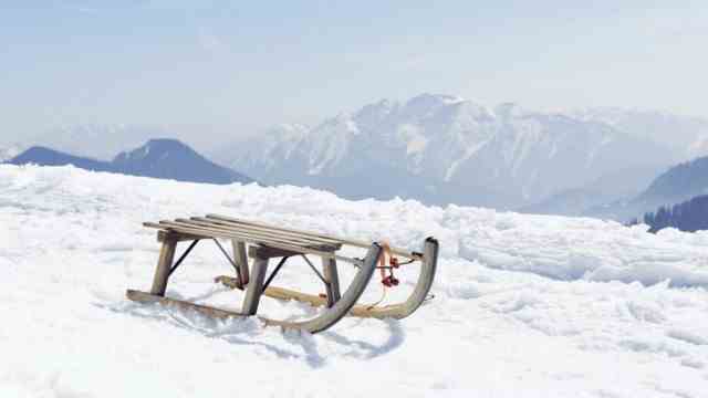 Celebrity tips for Munich and the region: There should still be enough snow on the mountains around Tegernsee in March for a toboggan run.