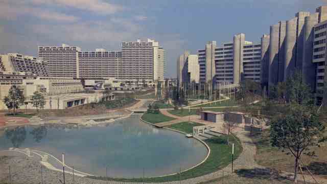 series "1972: The year that stays"Episode 6: The Olympic Village with the athletes' accommodation in 1972 in anticipation of the Games.