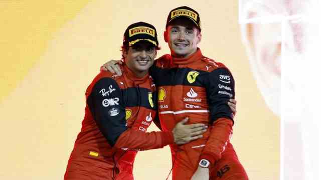 Formula 1 in Bahrain: tailor-made start: Charles Leclerc (right) and Carlos Sainz.