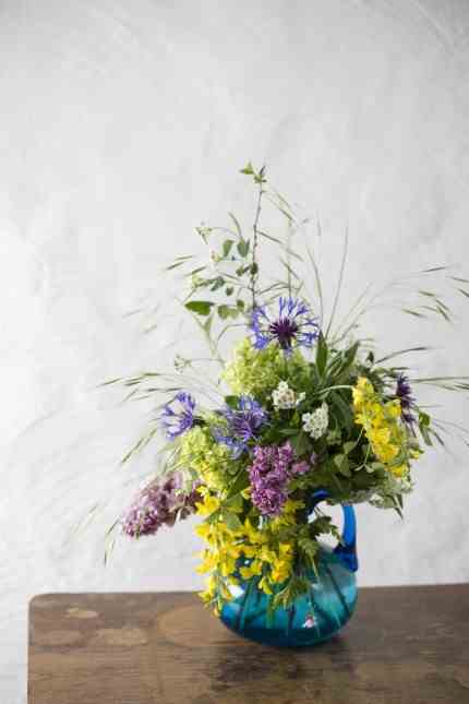 Bouquets: Bouquets can be varied for a while by removing faded flowers and adding new ones.