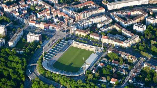 Politics in Munich: Not yet completely reconsidered and therefore a nuisance for some neighbors during the games: the Grünwalder Stadium.