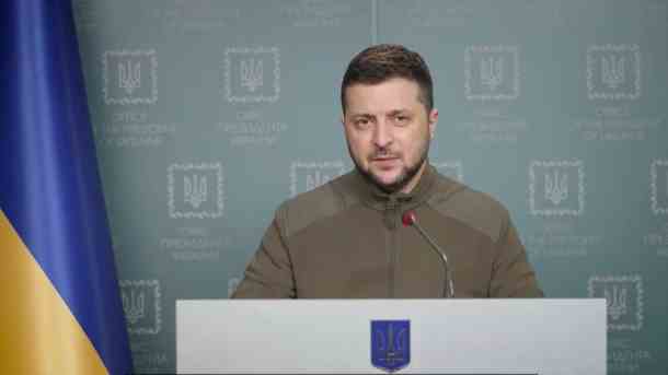 Wolodymyr Selenskyj bei seiner Videoansprache: Er berichtet von schwierigen Verhandlungen mit der russischen Seite. (Quelle: Screenshot)